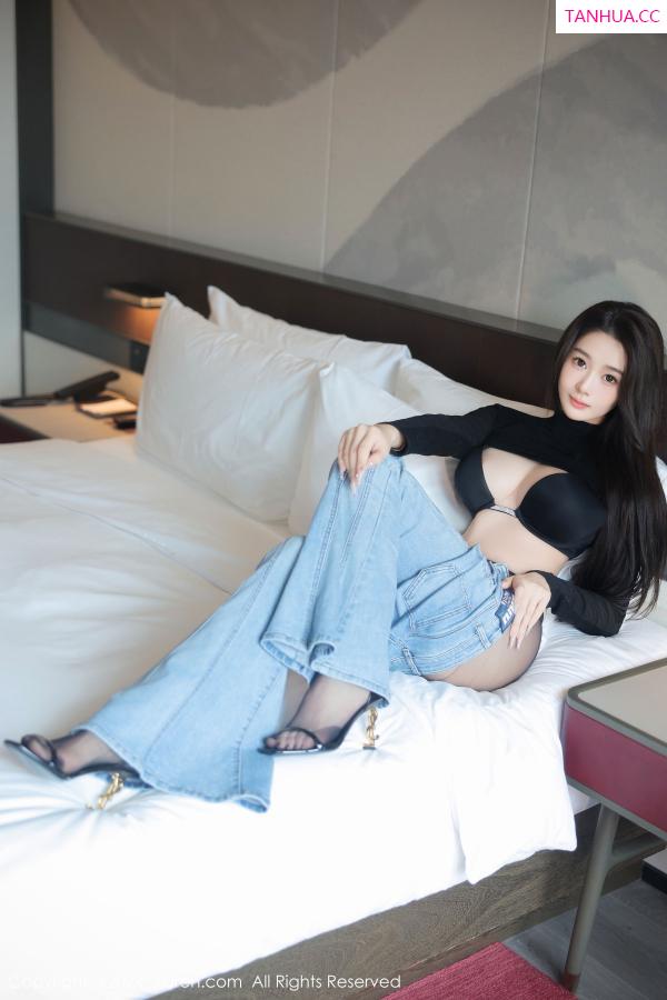   [XiuRen]高清写真图 2024.12.06 No.9555 Candy糖糖 新人美腿第21张图片